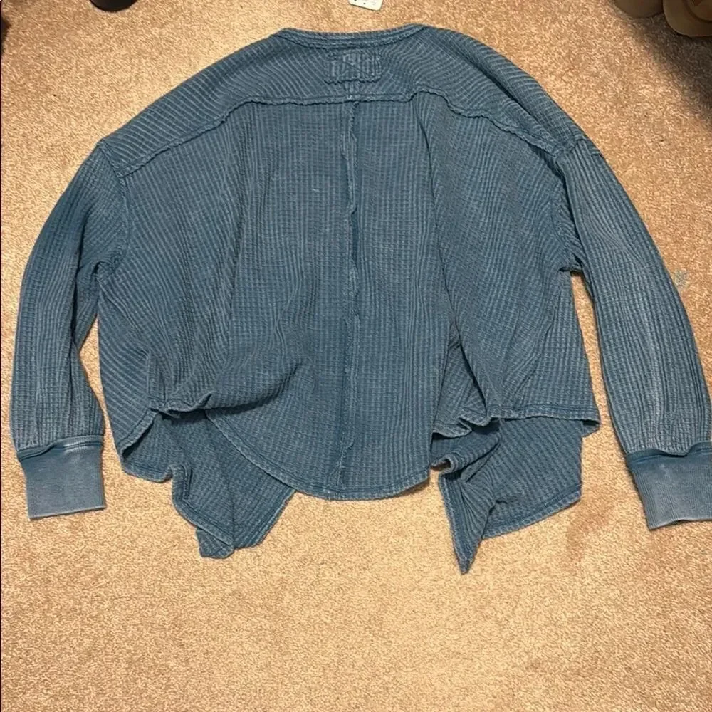 Free People coraline thermal Blue V-Neck Oversized Long sleeve tee